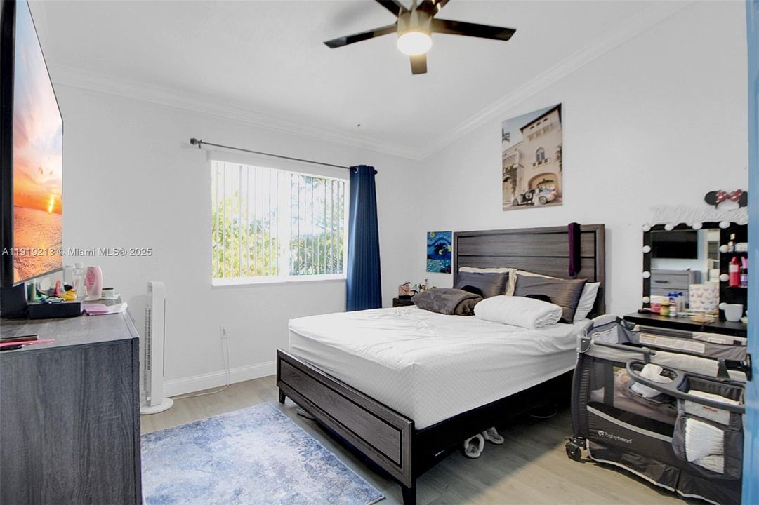 待售: $320,000 (2 贝兹, 2 浴室, 822 平方英尺)