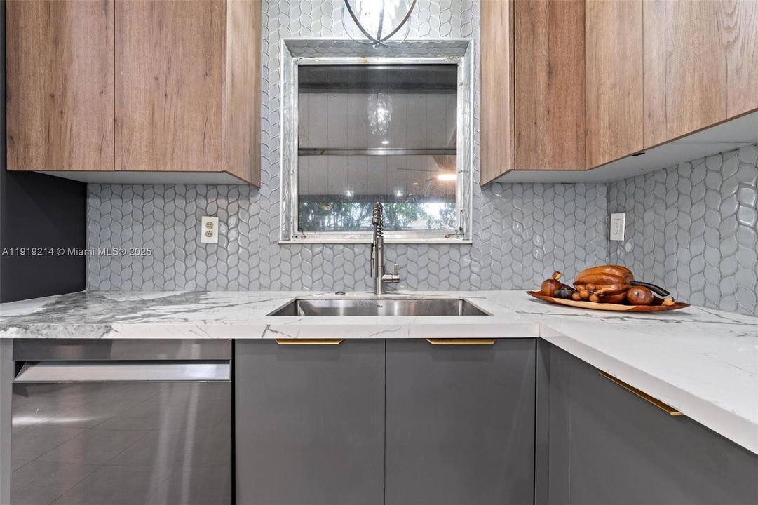 出租: $3,700 (3 贝兹, 2 浴室, 1248 平方英尺)