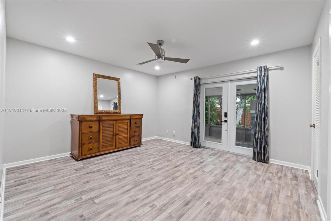 出租: $3,700 (3 贝兹, 2 浴室, 1248 平方英尺)