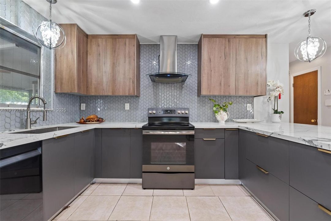 出租: $3,700 (3 贝兹, 2 浴室, 1248 平方英尺)