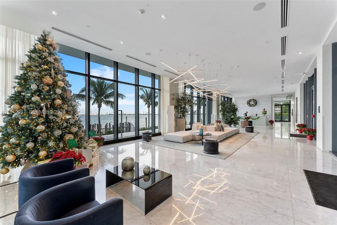 出租: $9,000 (3 贝兹, 3 浴室, 1526 平方英尺)