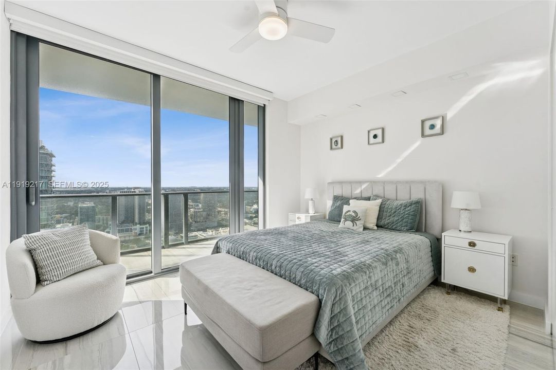 出租: $9,000 (3 贝兹, 3 浴室, 1526 平方英尺)