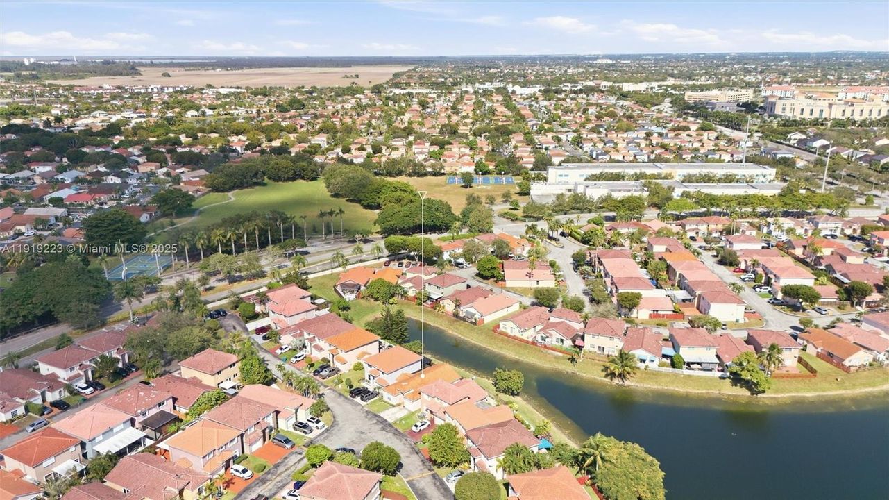 For Sale: $550,000 (3 beds, 2 baths, 1107 Square Feet)