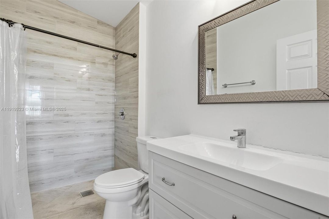 For Sale: $550,000 (3 beds, 2 baths, 1107 Square Feet)