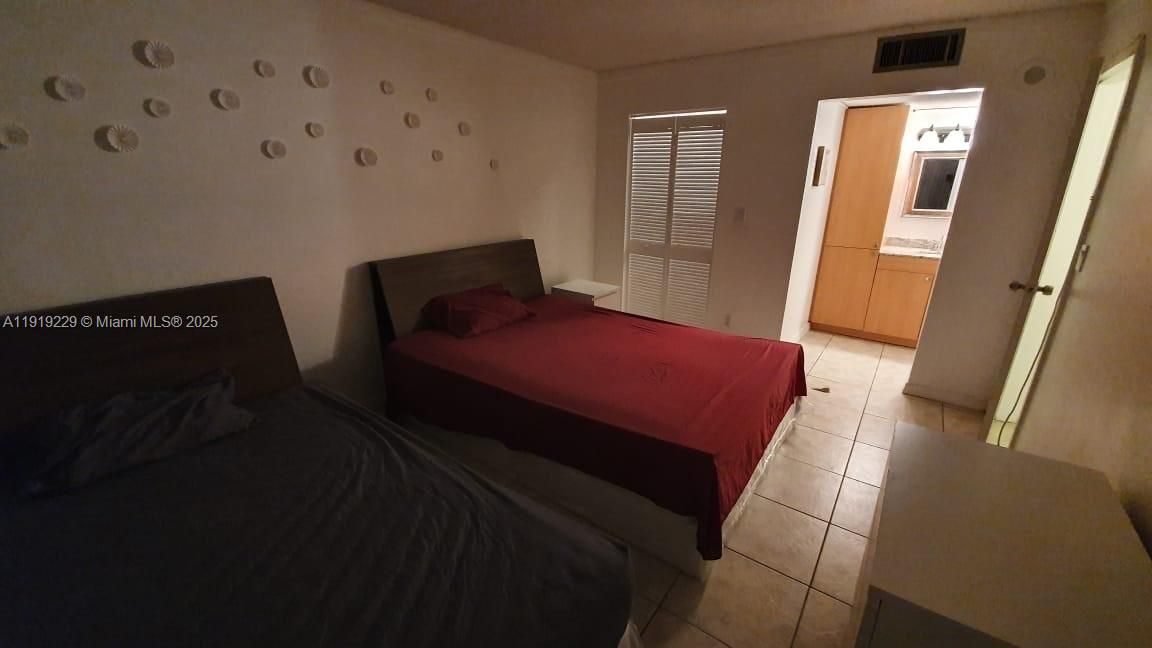 For Rent: $2,000 (1 beds, 1 baths, 767 Square Feet)