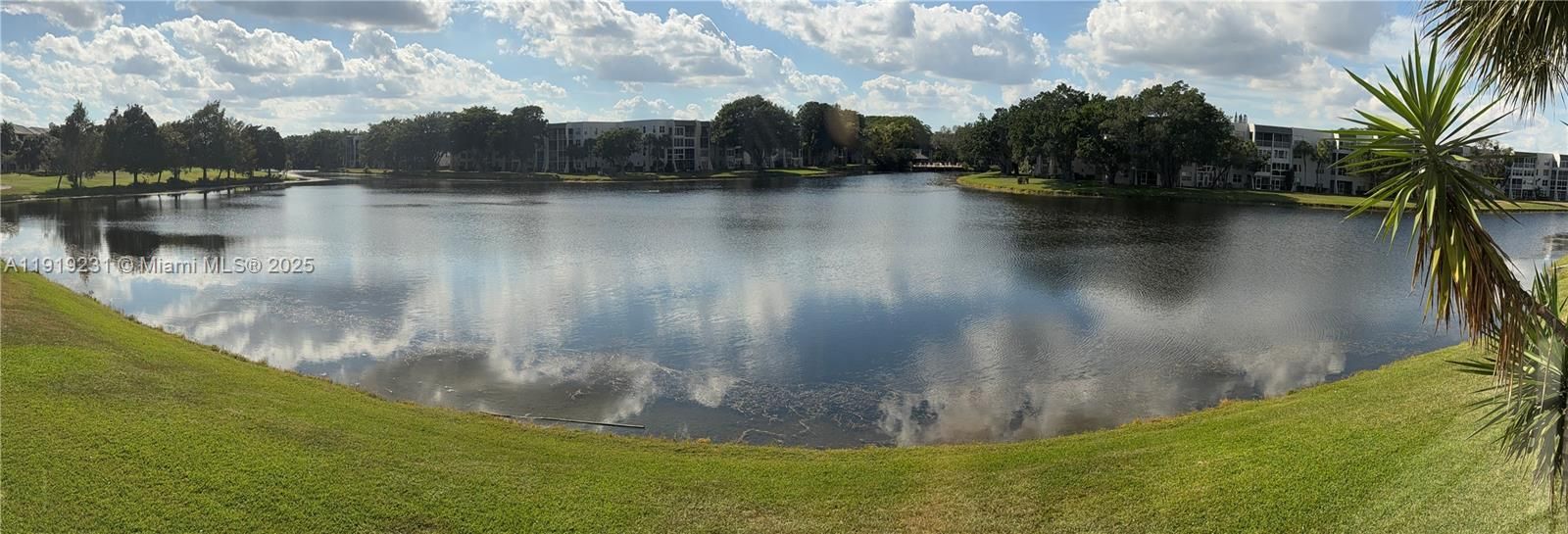 В аренду: $2,300 (2 спален, 2 ванн, 1385 Квадратных фут)