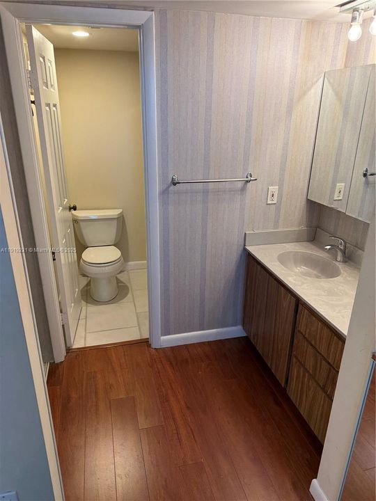 В аренду: $2,300 (2 спален, 2 ванн, 1385 Квадратных фут)