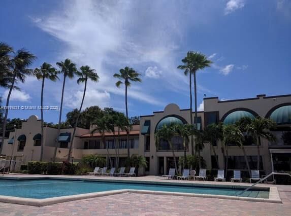 В аренду: $2,300 (2 спален, 2 ванн, 1385 Квадратных фут)