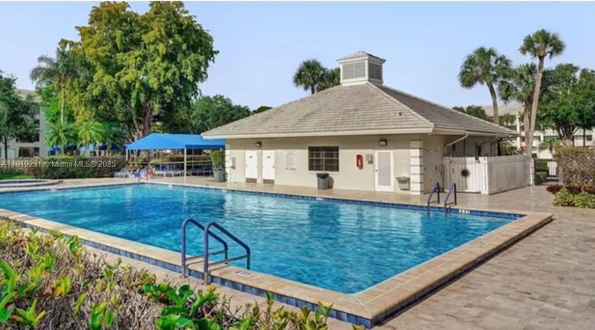 В аренду: $2,300 (2 спален, 2 ванн, 1385 Квадратных фут)