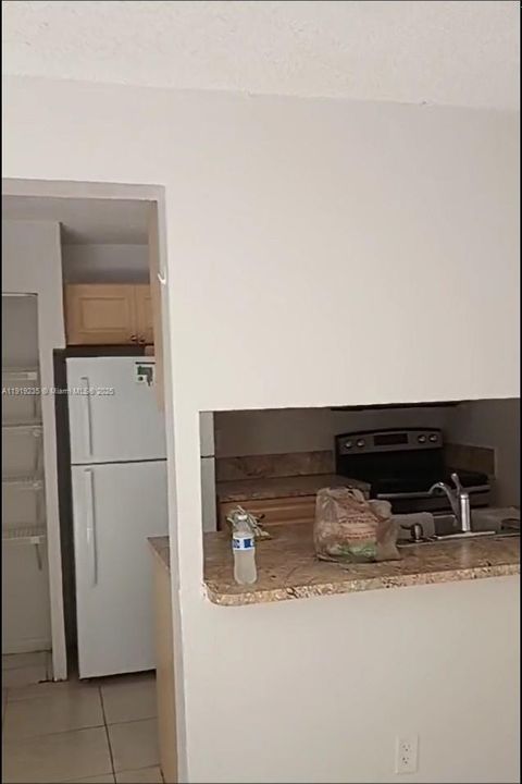 На продажу: $270,000 (3 спален, 2 ванн, 1428 Квадратных фут)