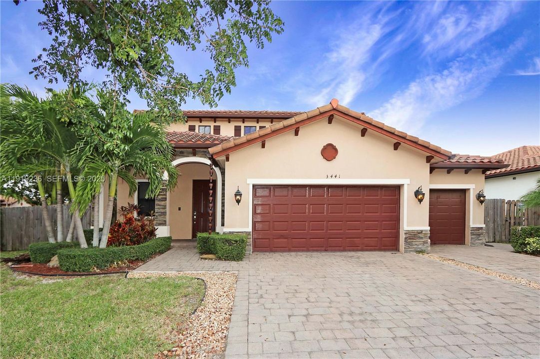 待售: $675,000 (5 贝兹, 3 浴室, 3500 平方英尺)