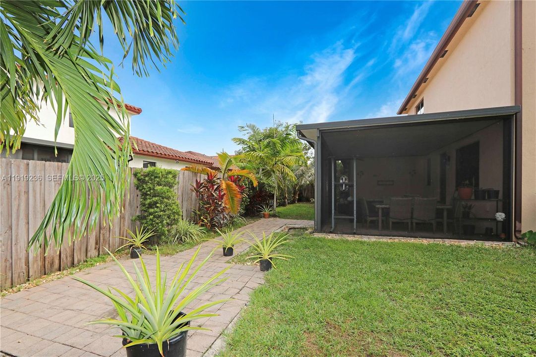 待售: $675,000 (5 贝兹, 3 浴室, 3500 平方英尺)