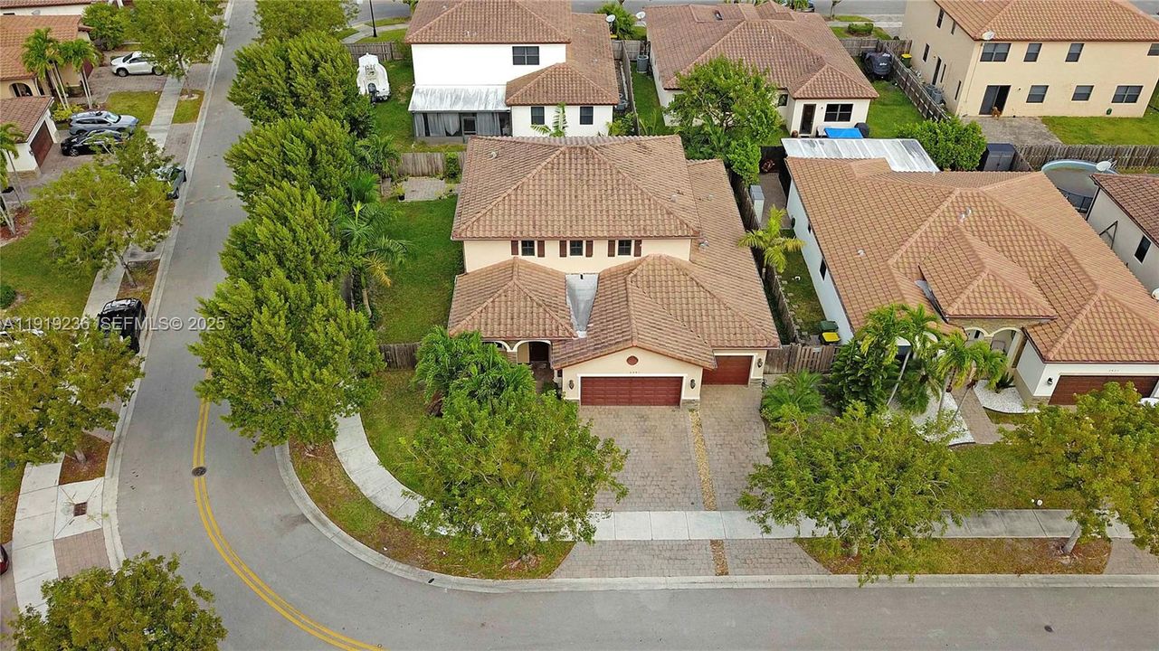 待售: $675,000 (5 贝兹, 3 浴室, 3500 平方英尺)