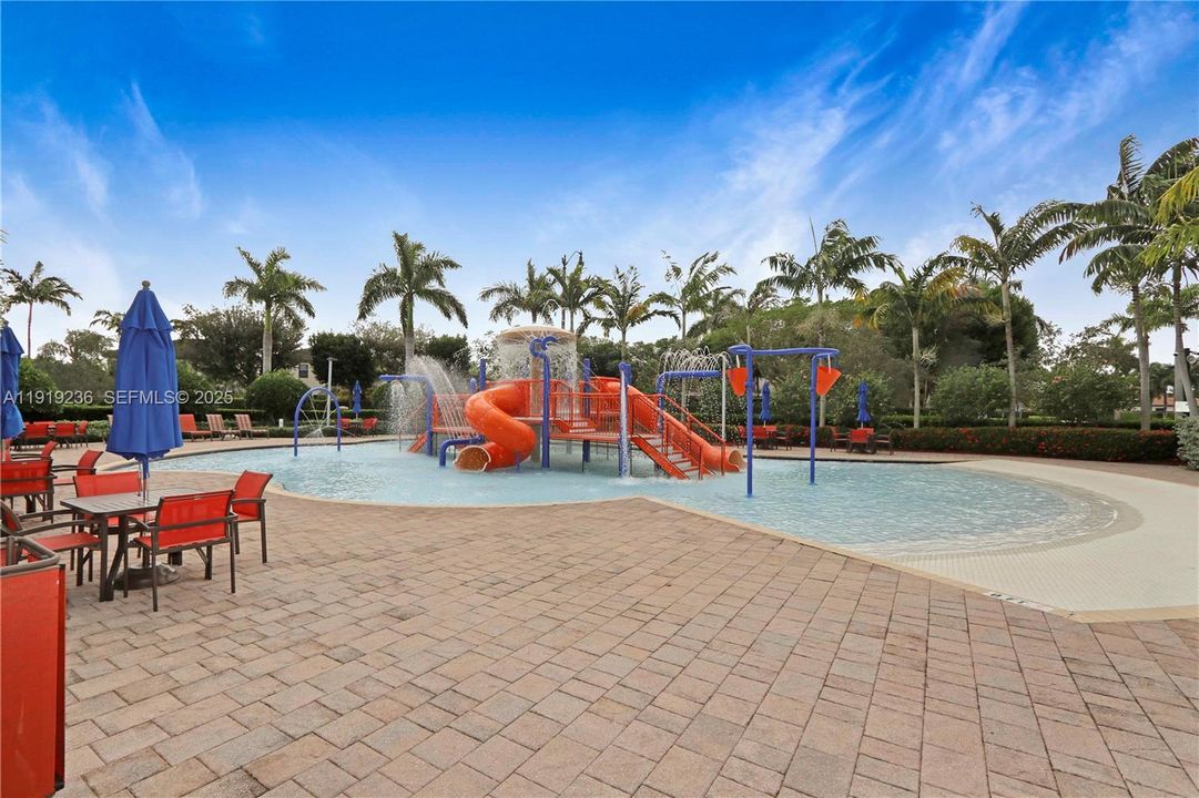 待售: $675,000 (5 贝兹, 3 浴室, 3500 平方英尺)