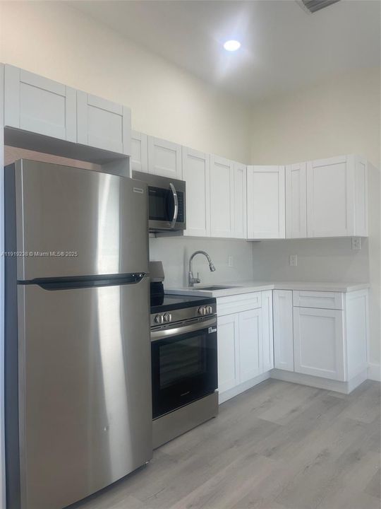 В аренду: $1,900 (1 спален, 1 ванн, 3472 Квадратных фут)