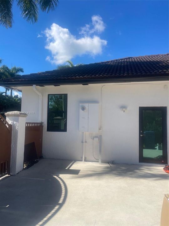 В аренду: $1,900 (1 спален, 1 ванн, 3472 Квадратных фут)