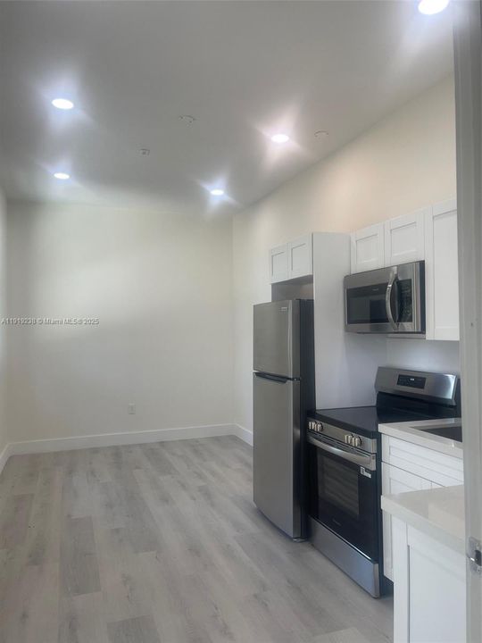 В аренду: $1,900 (1 спален, 1 ванн, 3472 Квадратных фут)