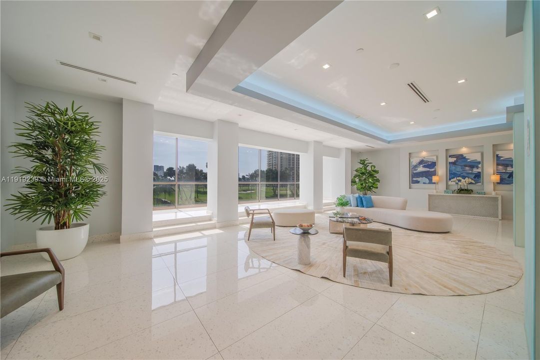 For Sale: $396,000 (2 beds, 2 baths, 1138 Square Feet)