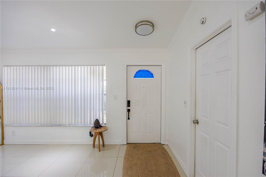 En Venta: $599,000 (3 camas, 2 baños, 1405 Pies cuadrados)