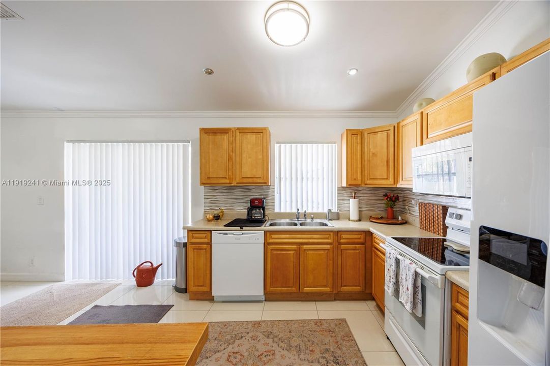 En Venta: $599,000 (3 camas, 2 baños, 1405 Pies cuadrados)