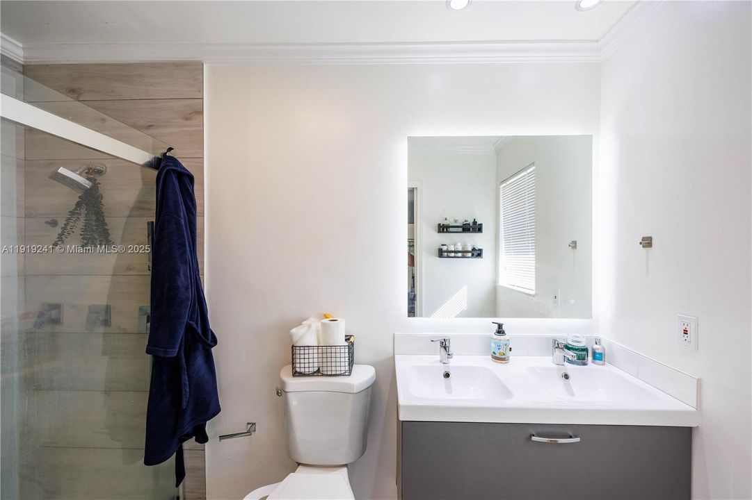 En Venta: $599,000 (3 camas, 2 baños, 1405 Pies cuadrados)