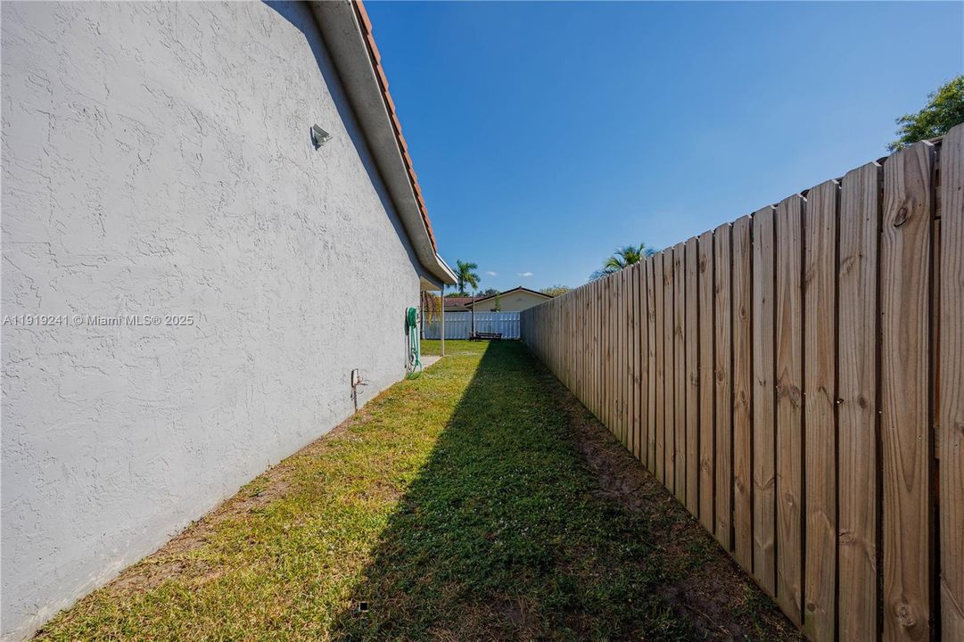 En Venta: $599,000 (3 camas, 2 baños, 1405 Pies cuadrados)