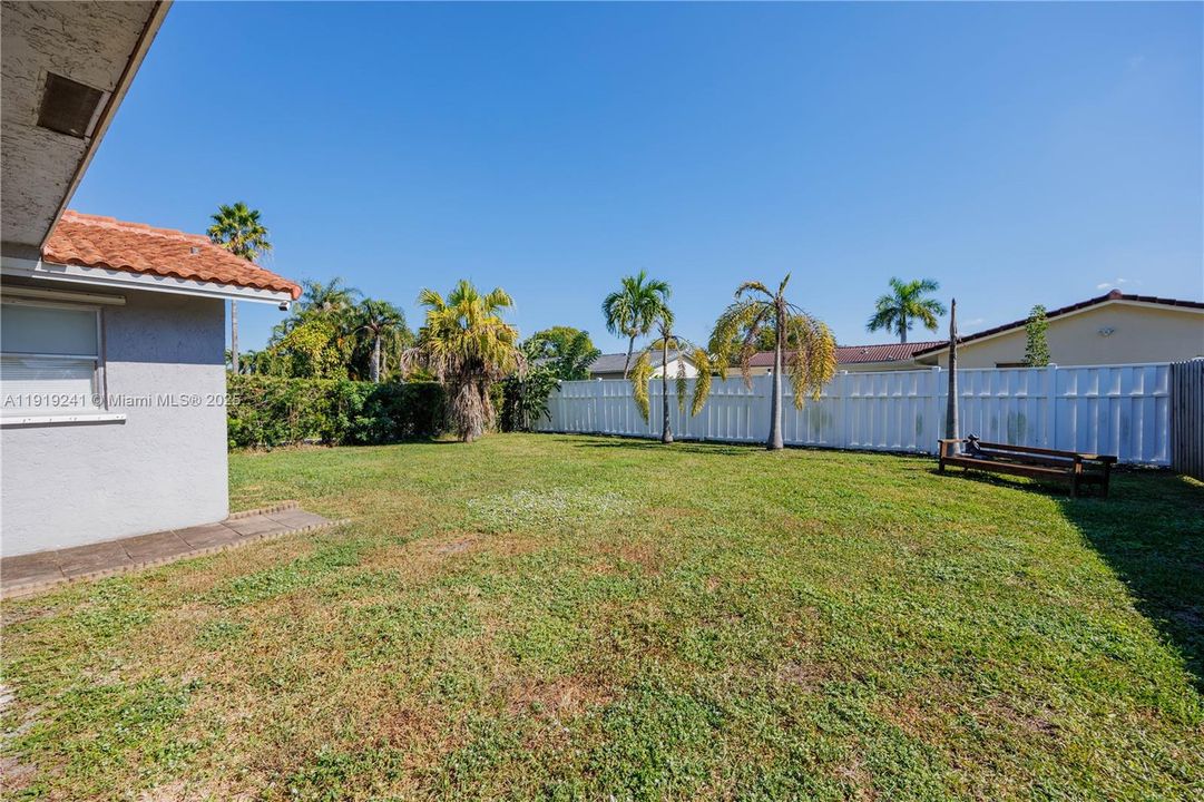 En Venta: $599,000 (3 camas, 2 baños, 1405 Pies cuadrados)