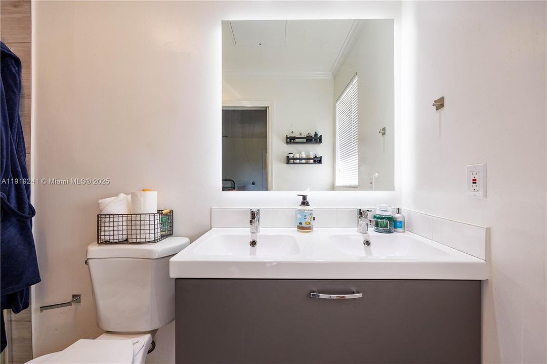 En Venta: $599,000 (3 camas, 2 baños, 1405 Pies cuadrados)