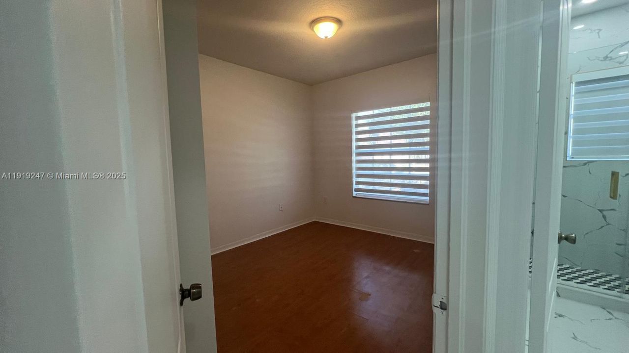 出租: $3,500 (4 贝兹, 2 浴室, 2416 平方英尺)