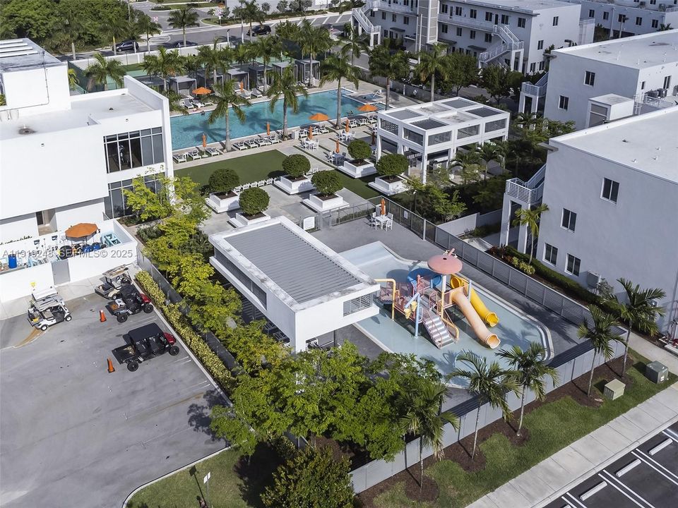 Active With Contract: $3,600 (3 beds, 2 baths, 1315 Square Feet)