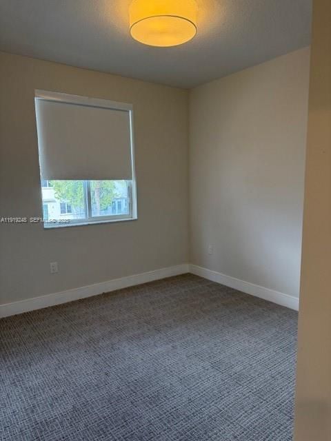 Active With Contract: $3,600 (3 beds, 2 baths, 1315 Square Feet)