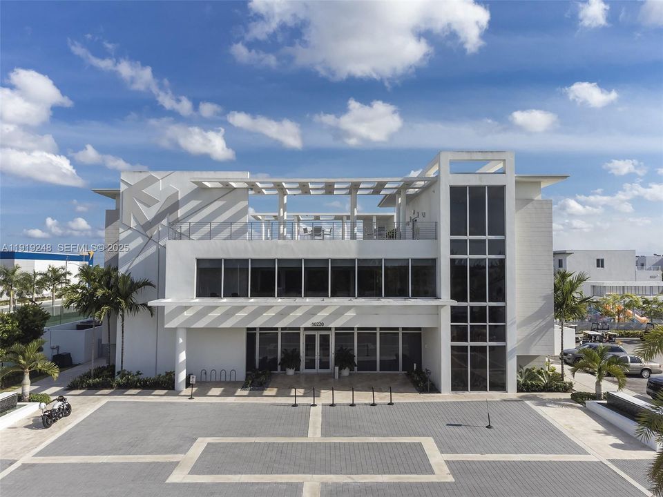 Active With Contract: $3,600 (3 beds, 2 baths, 1315 Square Feet)