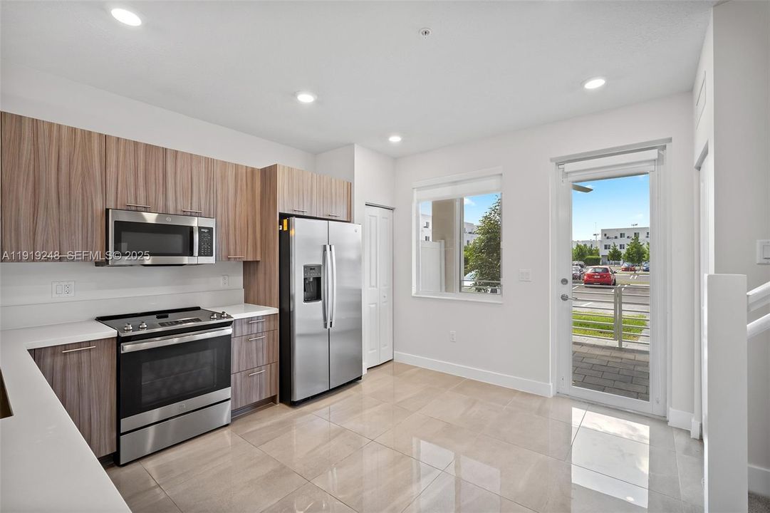 Active With Contract: $3,600 (3 beds, 2 baths, 1315 Square Feet)