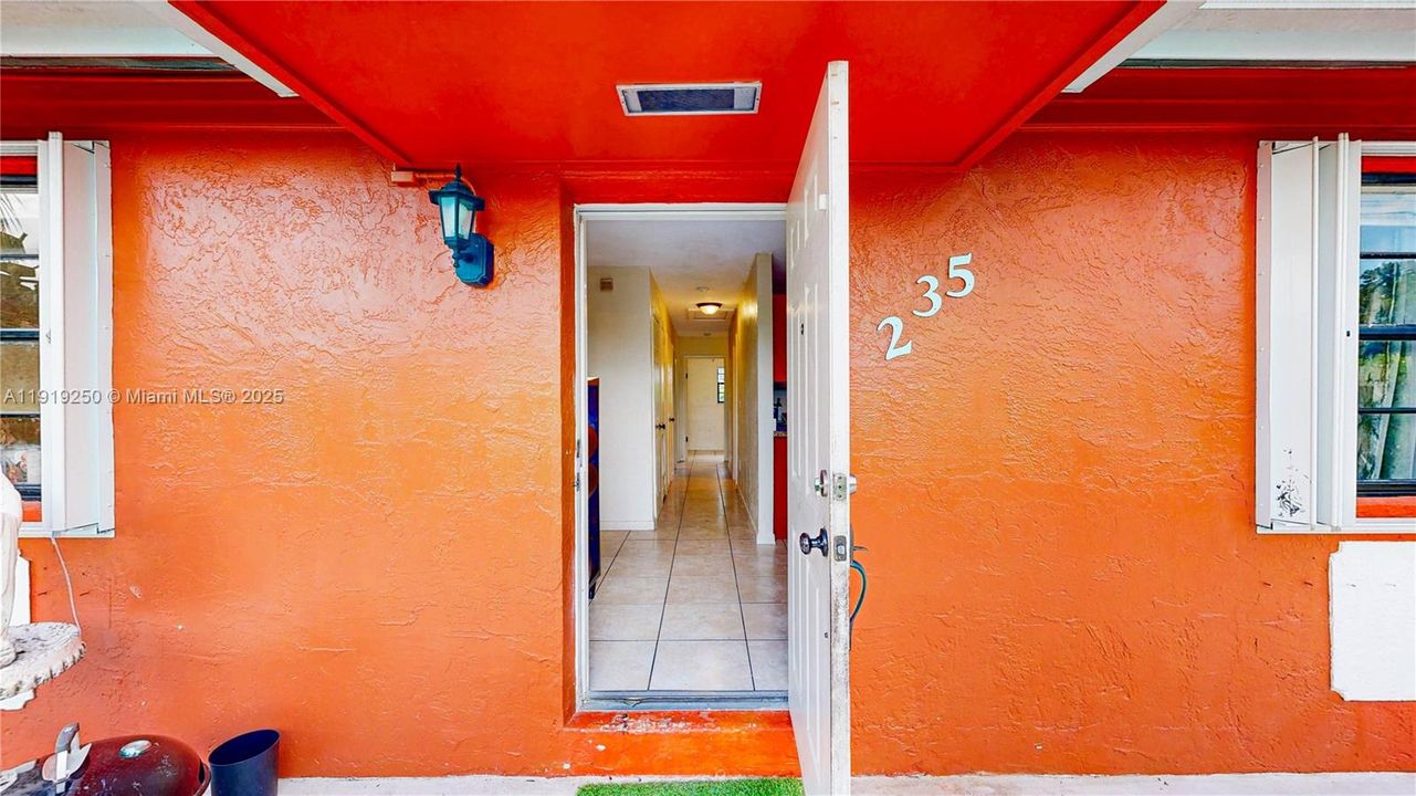 待售: $479,500 (4 贝兹, 2 浴室, 1400 平方英尺)