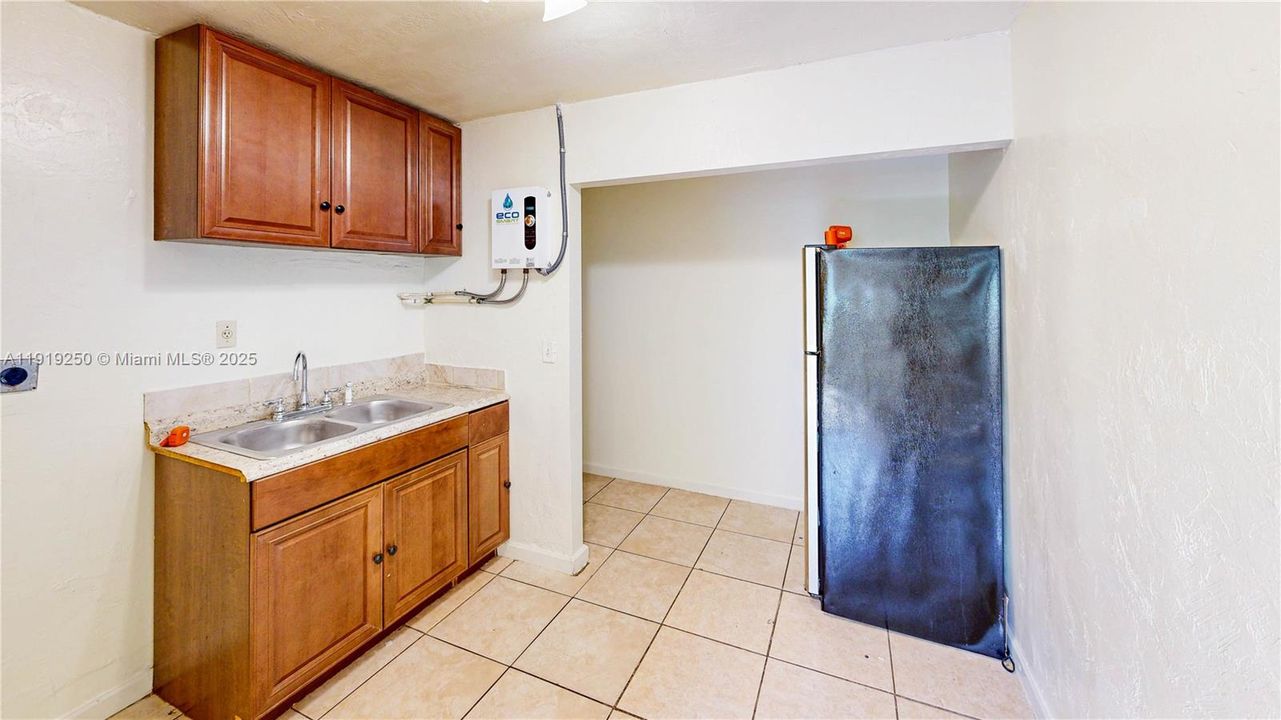 待售: $479,500 (4 贝兹, 2 浴室, 1400 平方英尺)