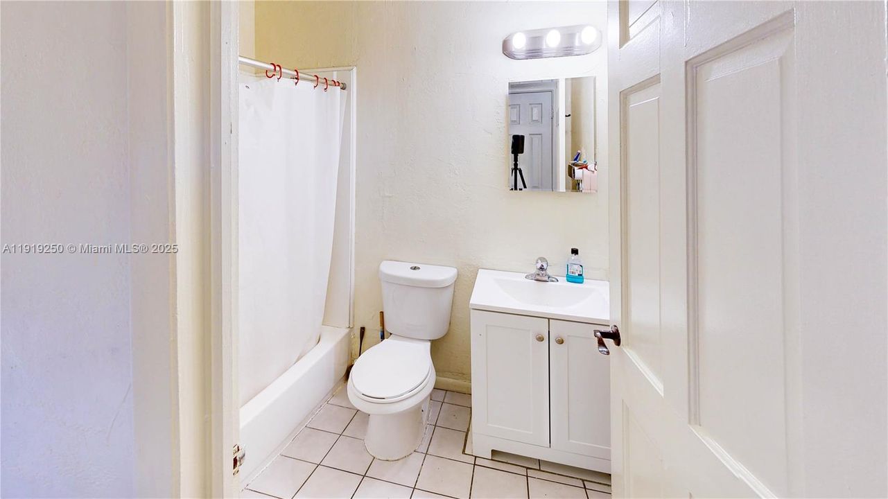 待售: $479,500 (4 贝兹, 2 浴室, 1400 平方英尺)