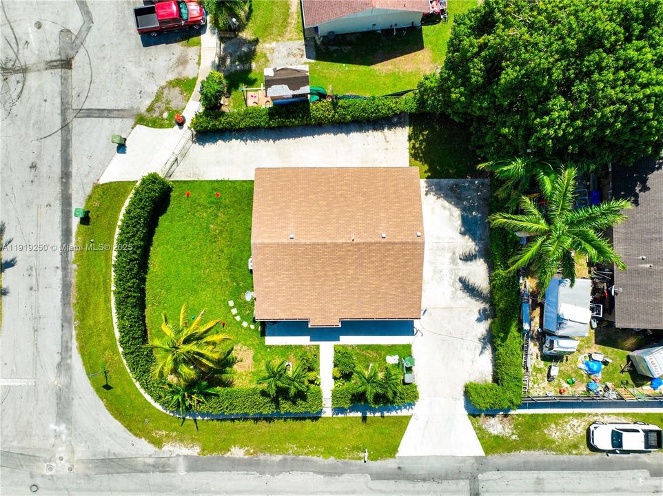 待售: $479,500 (4 贝兹, 2 浴室, 1400 平方英尺)