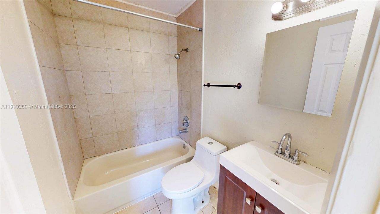 待售: $479,500 (4 贝兹, 2 浴室, 1400 平方英尺)