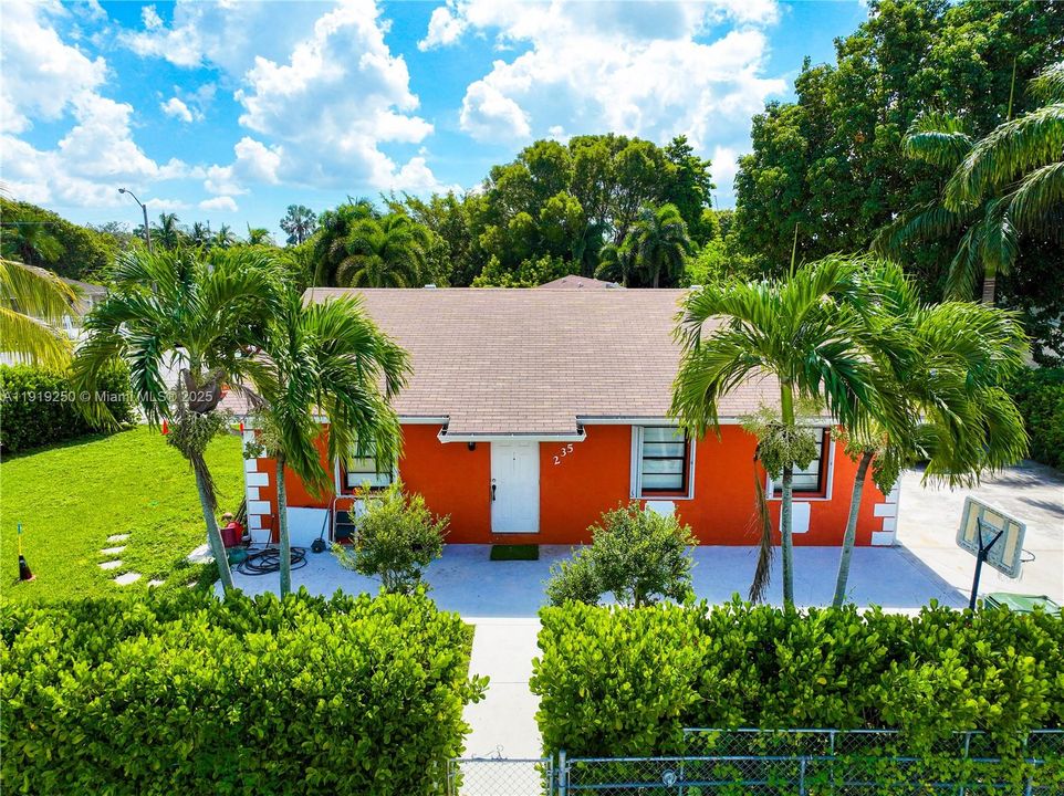 待售: $479,500 (4 贝兹, 2 浴室, 1400 平方英尺)