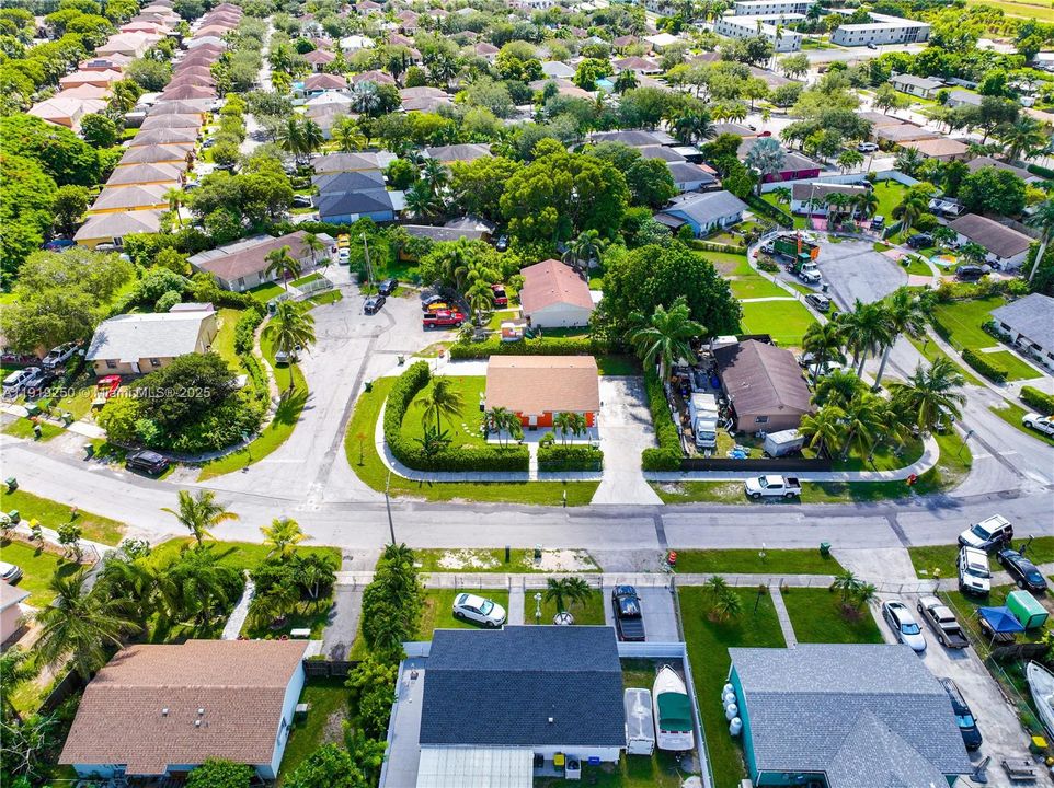 待售: $479,500 (4 贝兹, 2 浴室, 1400 平方英尺)