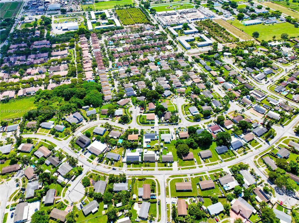 待售: $479,500 (4 贝兹, 2 浴室, 1400 平方英尺)