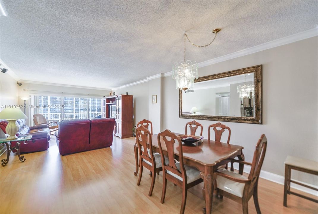 For Sale: $369,500 (2 beds, 2 baths, 1240 Square Feet)