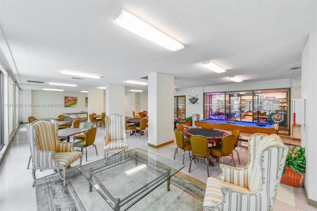 For Sale: $369,500 (2 beds, 2 baths, 1240 Square Feet)