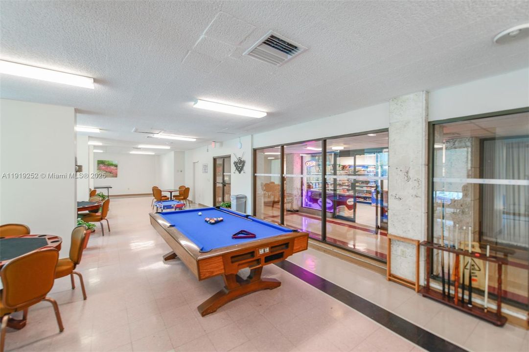 For Sale: $369,500 (2 beds, 2 baths, 1240 Square Feet)