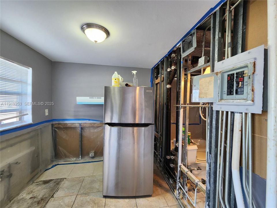 For Sale: $65,000 (1 beds, 1 baths, 624 Square Feet)