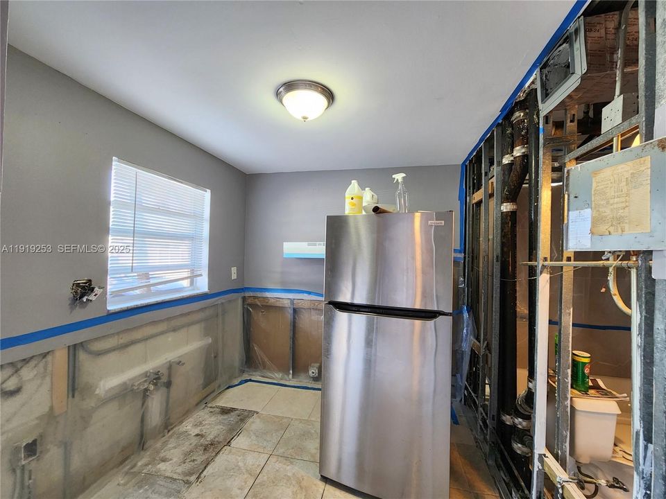 For Sale: $65,000 (1 beds, 1 baths, 624 Square Feet)