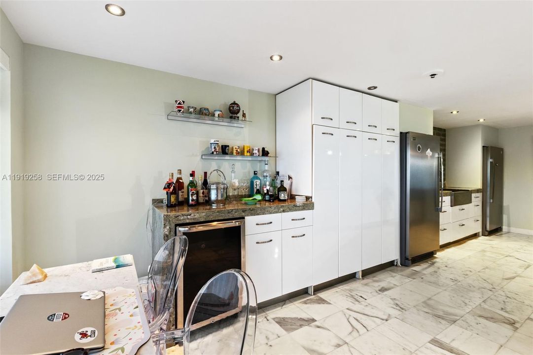 For Sale: $589,000 (2 beds, 2 baths, 2320 Square Feet)