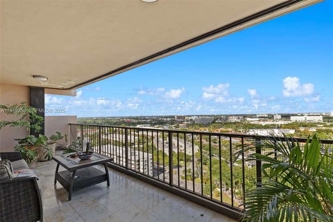 For Sale: $589,000 (2 beds, 2 baths, 2320 Square Feet)