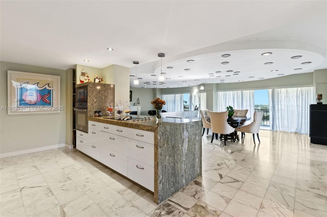 For Sale: $589,000 (2 beds, 2 baths, 2320 Square Feet)