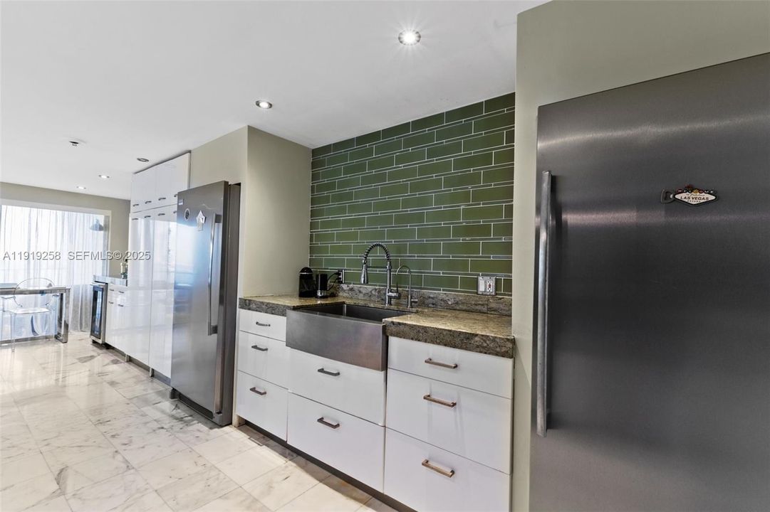 For Sale: $589,000 (2 beds, 2 baths, 2320 Square Feet)